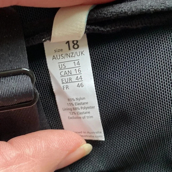 Sea Level Australia black twist front bikini top size US 14 - Picture 10 of 11